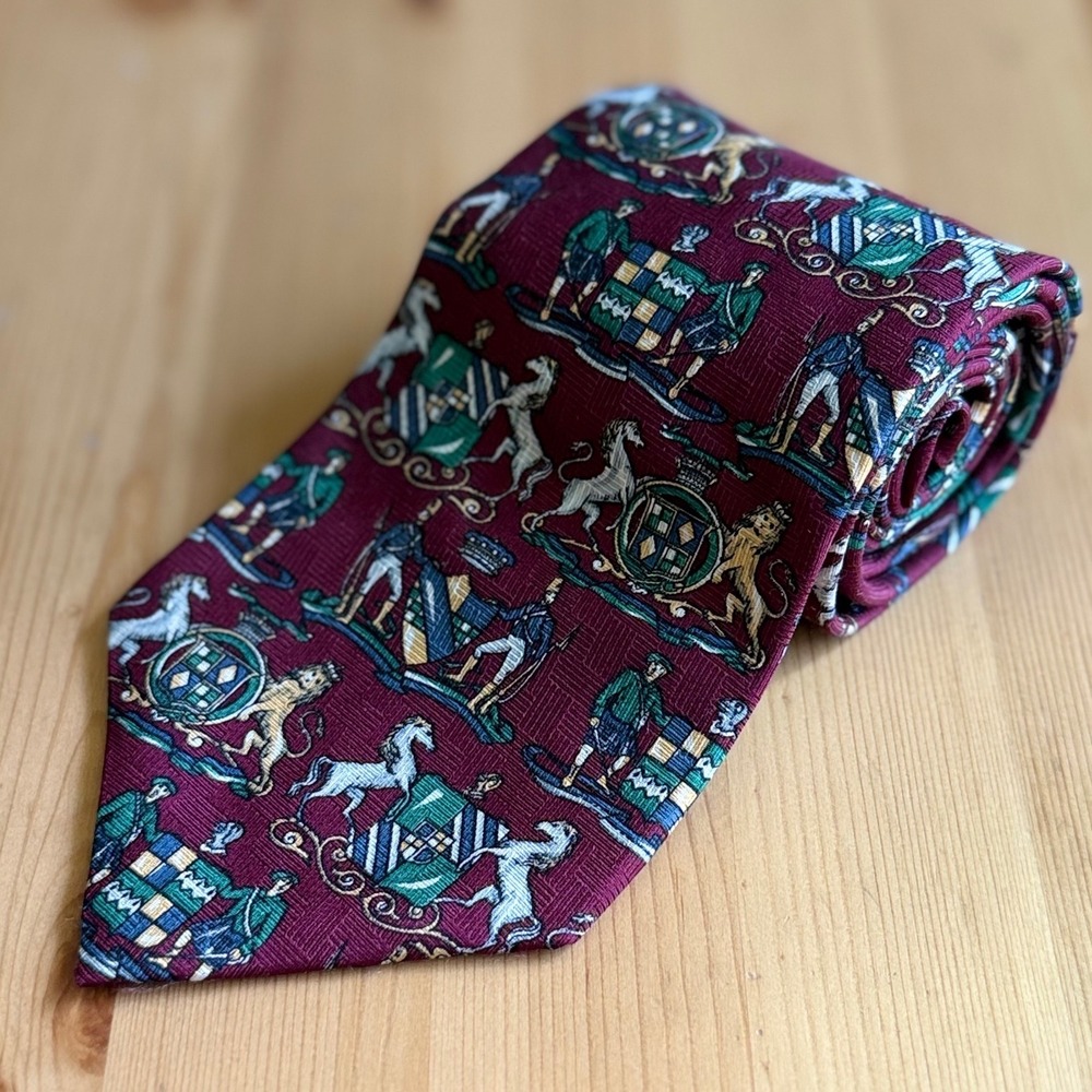 Vintage Tommy Hilfiger Mens Burgundy Italian Silk Crest Lion Horse Kilt Tie